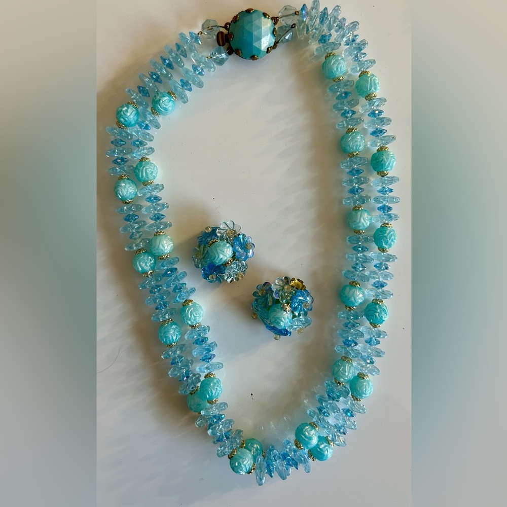 GORGEOUS AQUA Vintage old Beaded Necklace and Earring Set